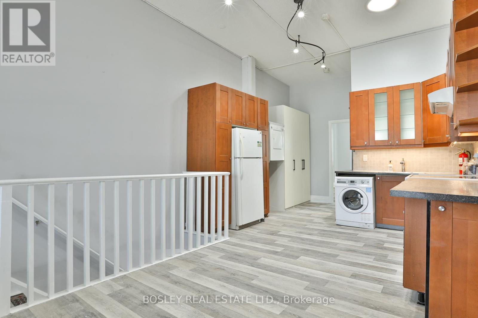 3rd Floor - 179 Queen Street E, Toronto (Moss Park), Ontario  M5A 1S2 - Photo 3 - C12802254