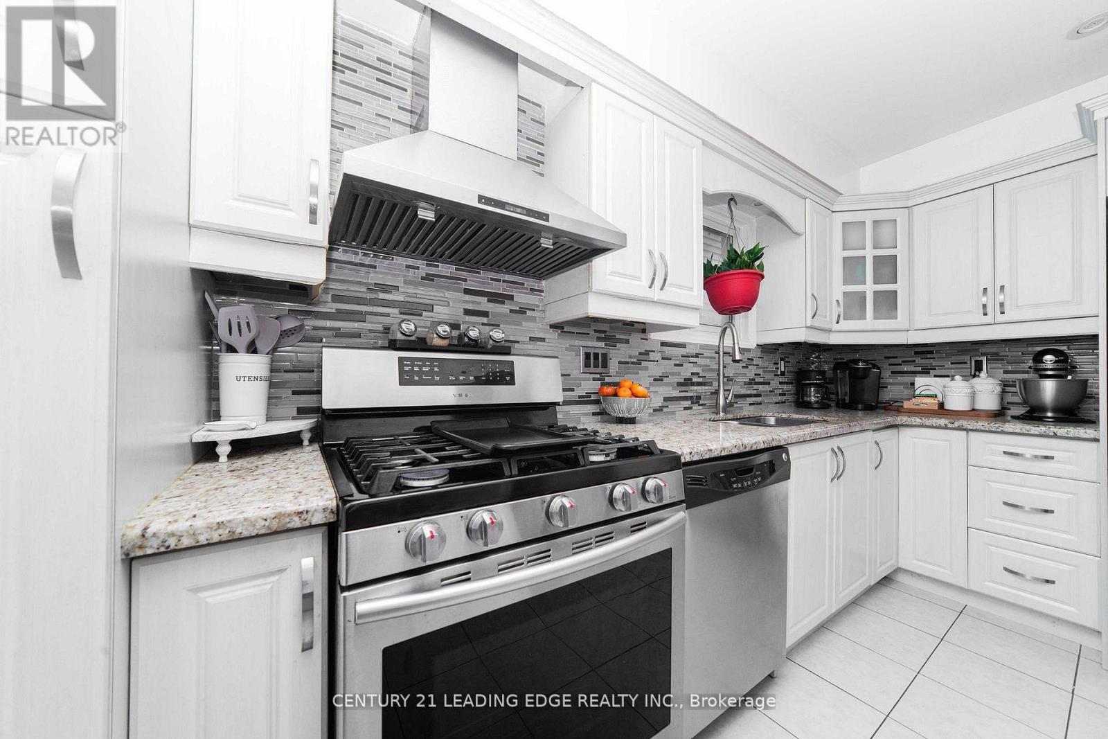 109 Plumrose Pathway, Toronto (Malvern), Ontario  M1B 4B6 - Photo 10 - E12802002