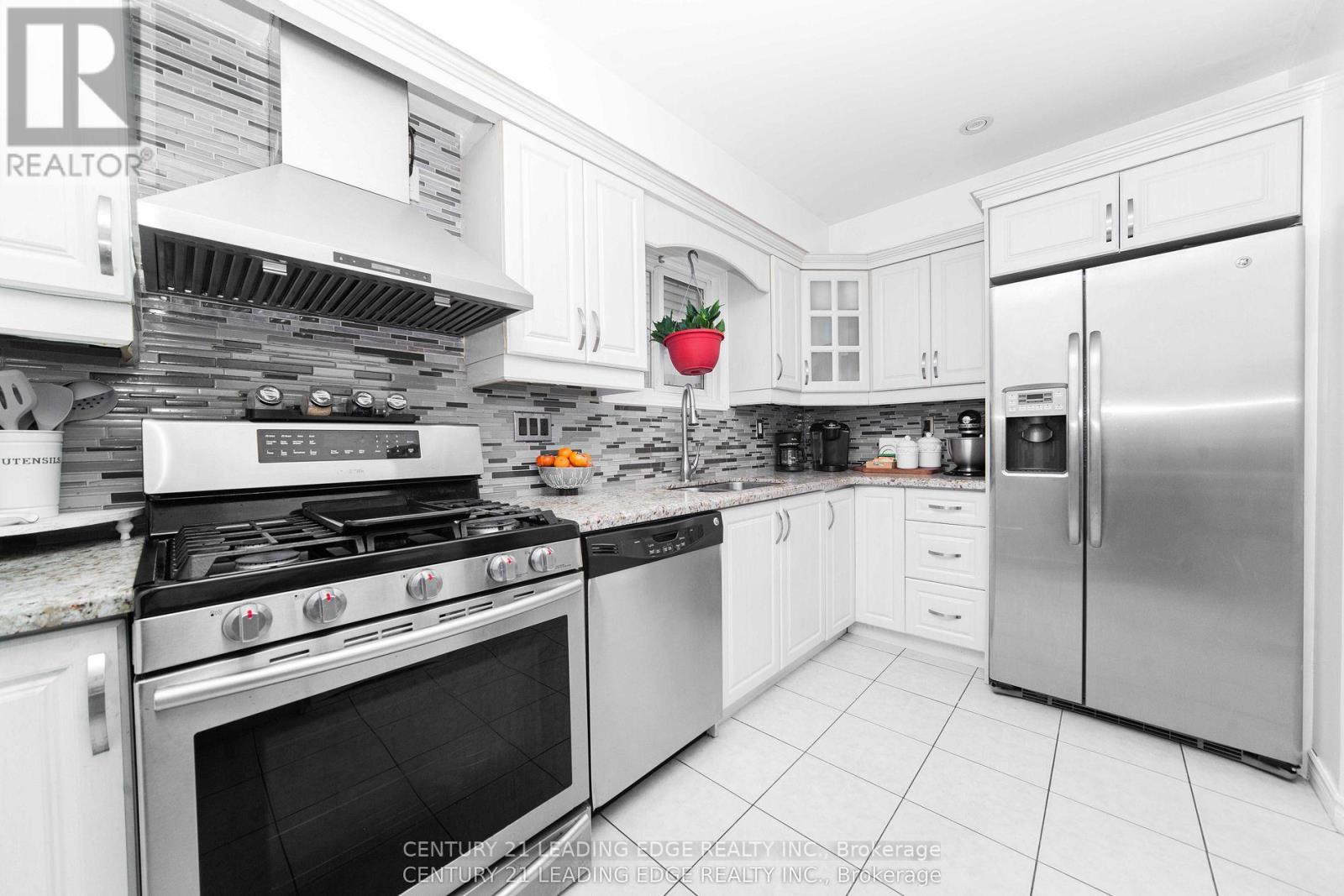 109 Plumrose Pathway, Toronto (Malvern), Ontario  M1B 4B6 - Photo 13 - E12802002