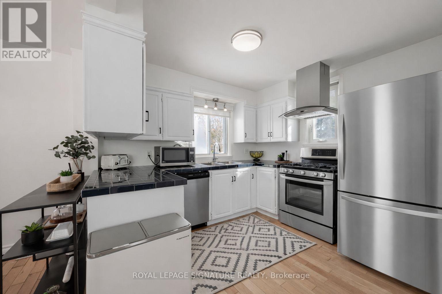 405 Pharmacy Avenue, Toronto (Clairlea-Birchmount), Ontario  M1L 3G5 - Photo 15 - E12802184