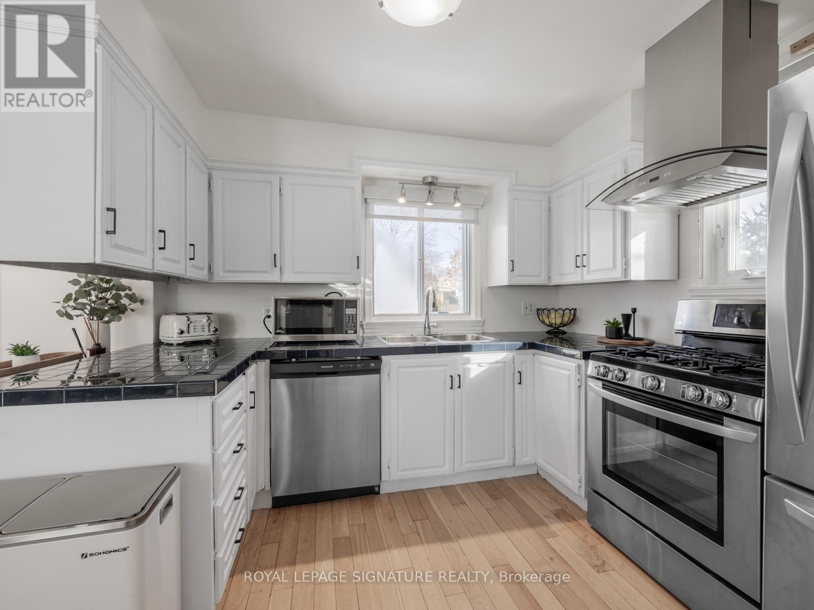 405 Pharmacy Avenue, Toronto (Clairlea-Birchmount), Ontario  M1L 3G5 - Photo 16 - E12802184