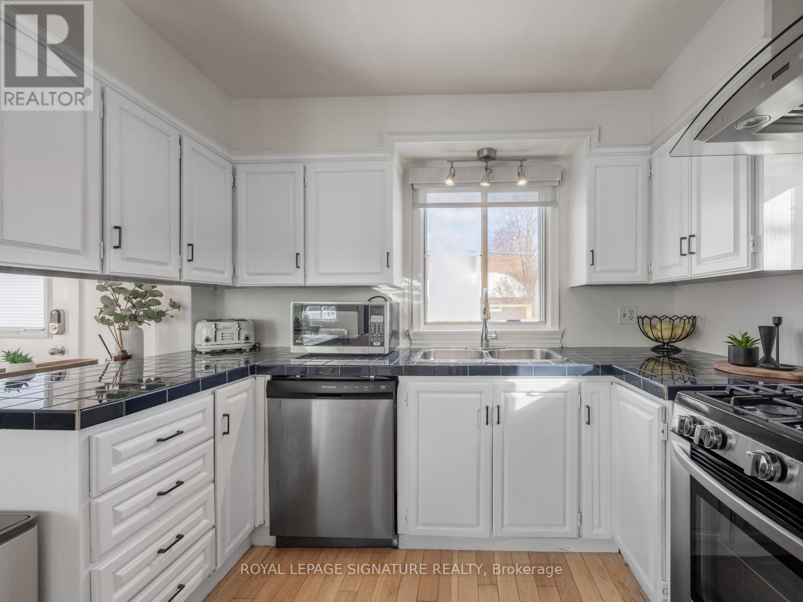 405 Pharmacy Avenue, Toronto (Clairlea-Birchmount), Ontario  M1L 3G5 - Photo 17 - E12802184