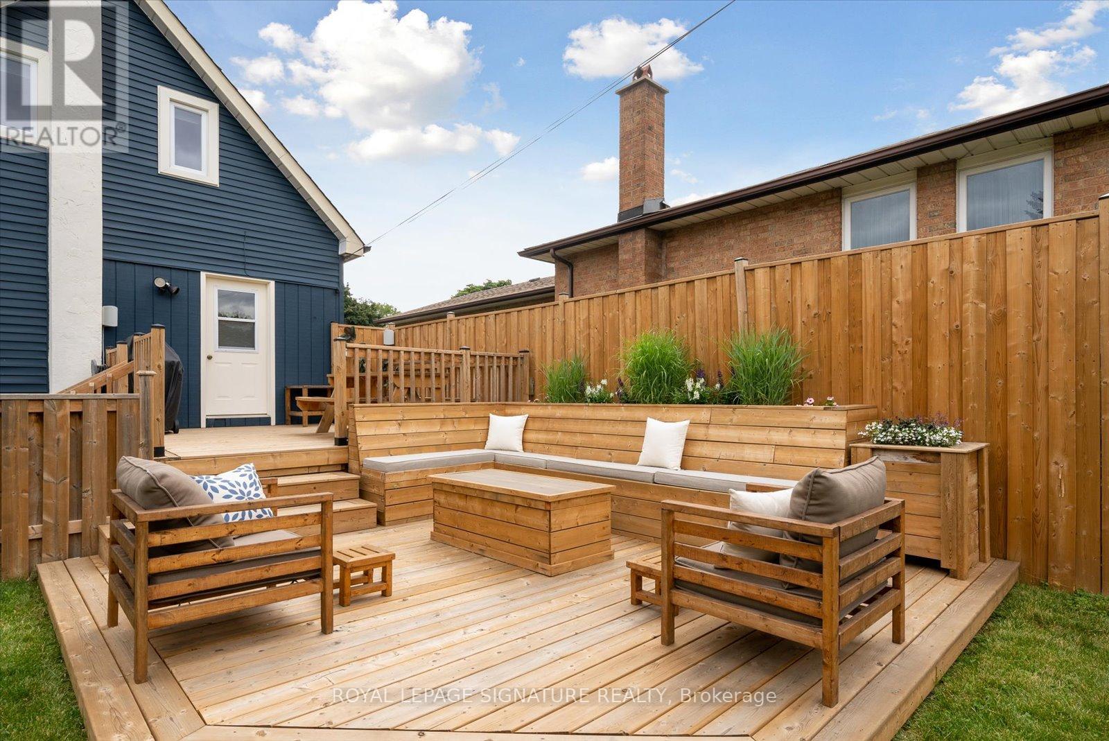 405 Pharmacy Avenue, Toronto (Clairlea-Birchmount), Ontario  M1L 3G5 - Photo 3 - E12802184