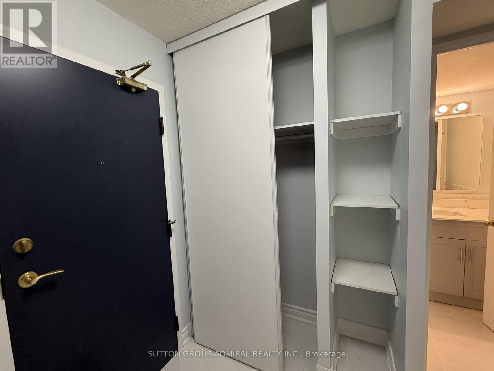 511 - 330 Mccowan Road, Toronto, Ontario  M1J 3N3 - Photo 2 - E12802210