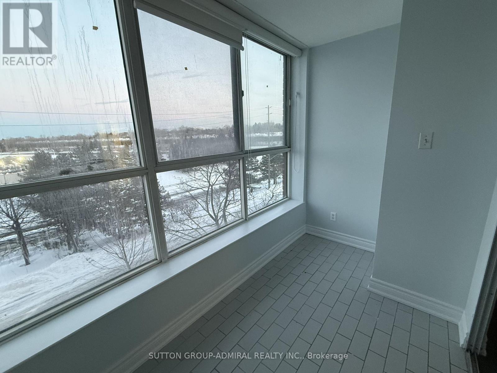 511 - 330 Mccowan Road, Toronto, Ontario  M1J 3N3 - Photo 5 - E12802210