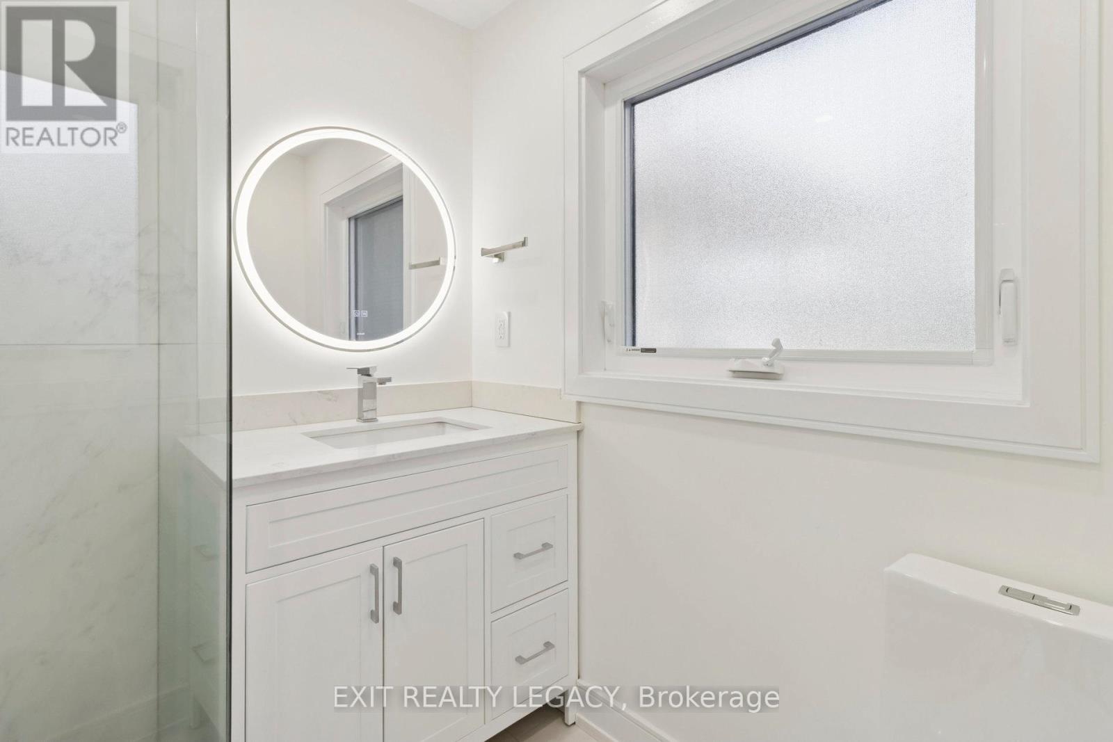 4 Oak Court, Aurora (Aurora Village), Ontario  L4G 3J6 - Photo 21 - N12802058