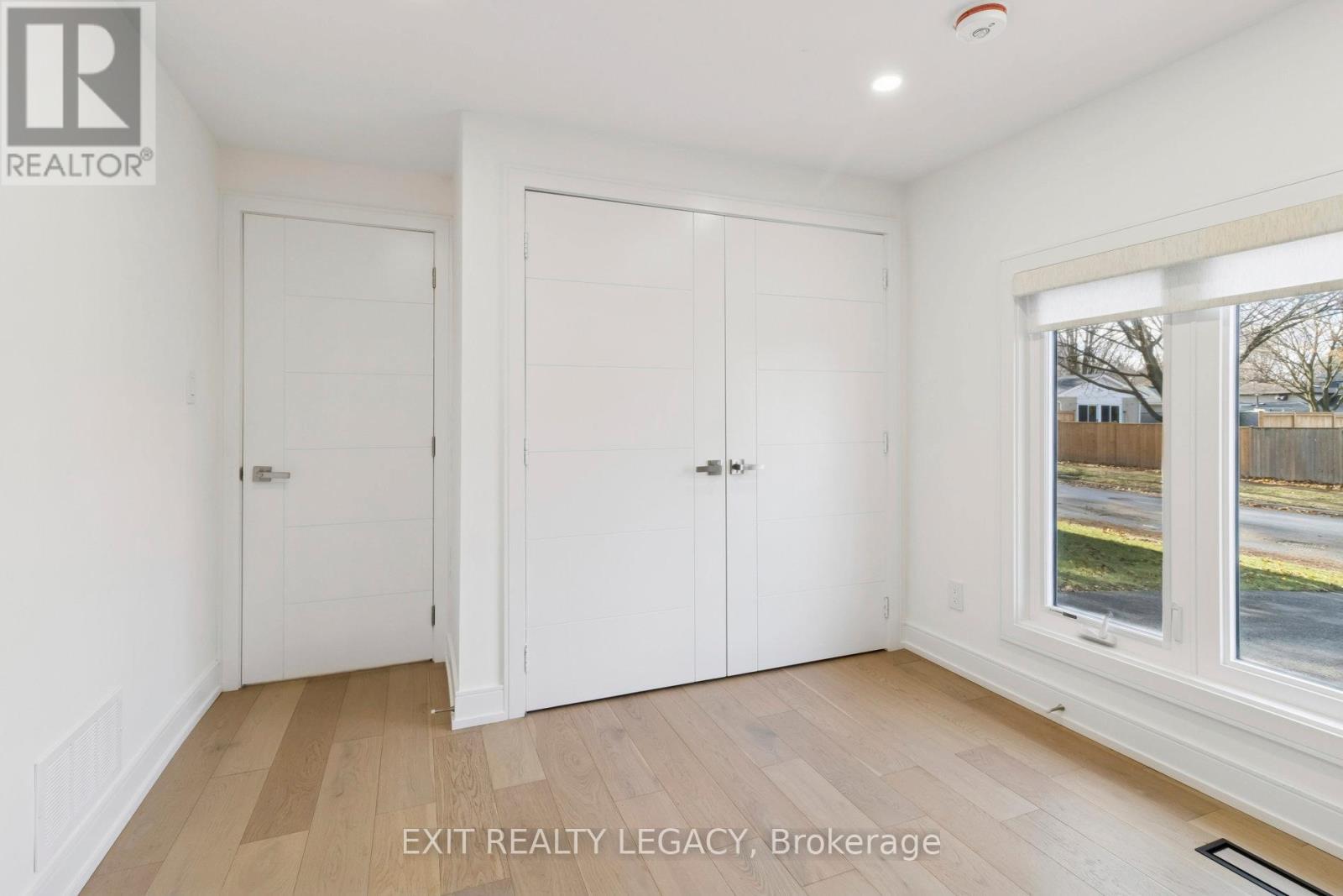 4 Oak Court, Aurora (Aurora Village), Ontario  L4G 3J6 - Photo 23 - N12802058