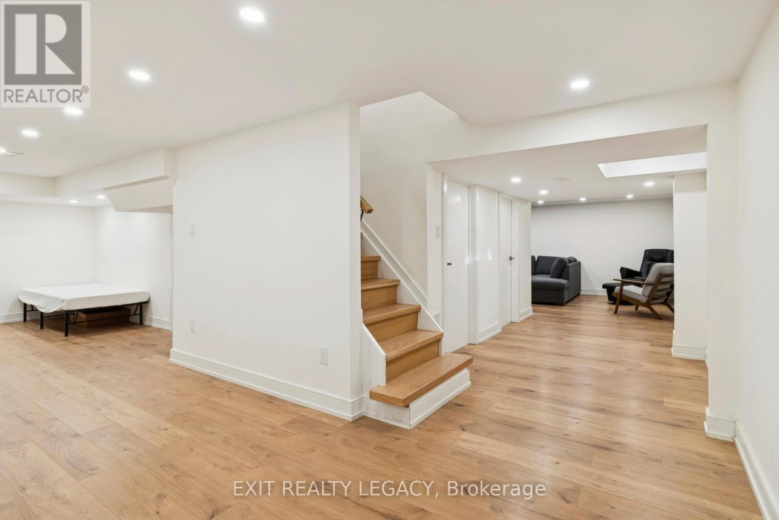 4 Oak Court, Aurora (Aurora Village), Ontario  L4G 3J6 - Photo 26 - N12802058