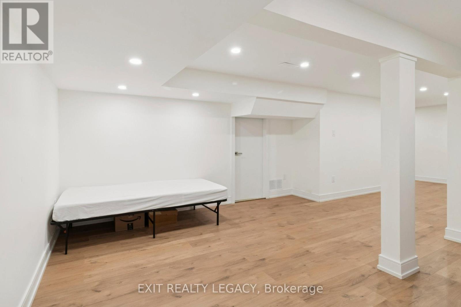 4 Oak Court, Aurora (Aurora Village), Ontario  L4G 3J6 - Photo 30 - N12802058