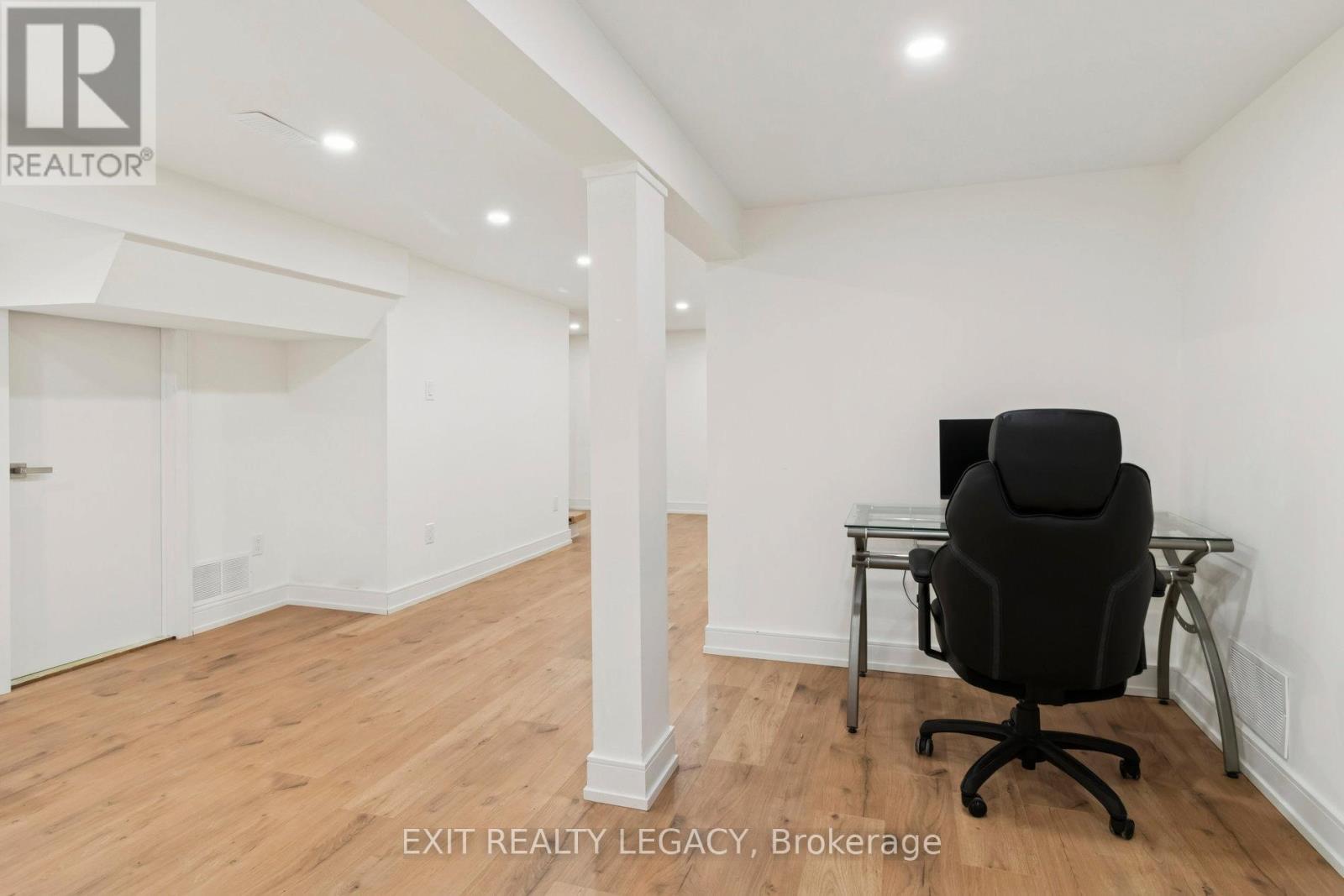 4 Oak Court, Aurora (Aurora Village), Ontario  L4G 3J6 - Photo 32 - N12802058