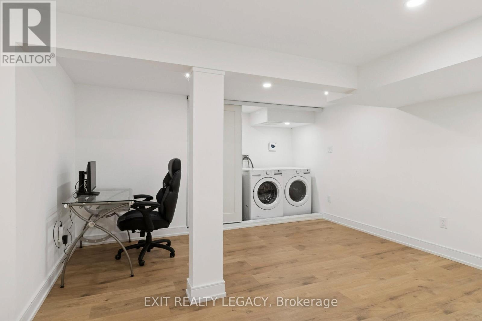 4 Oak Court, Aurora (Aurora Village), Ontario  L4G 3J6 - Photo 33 - N12802058