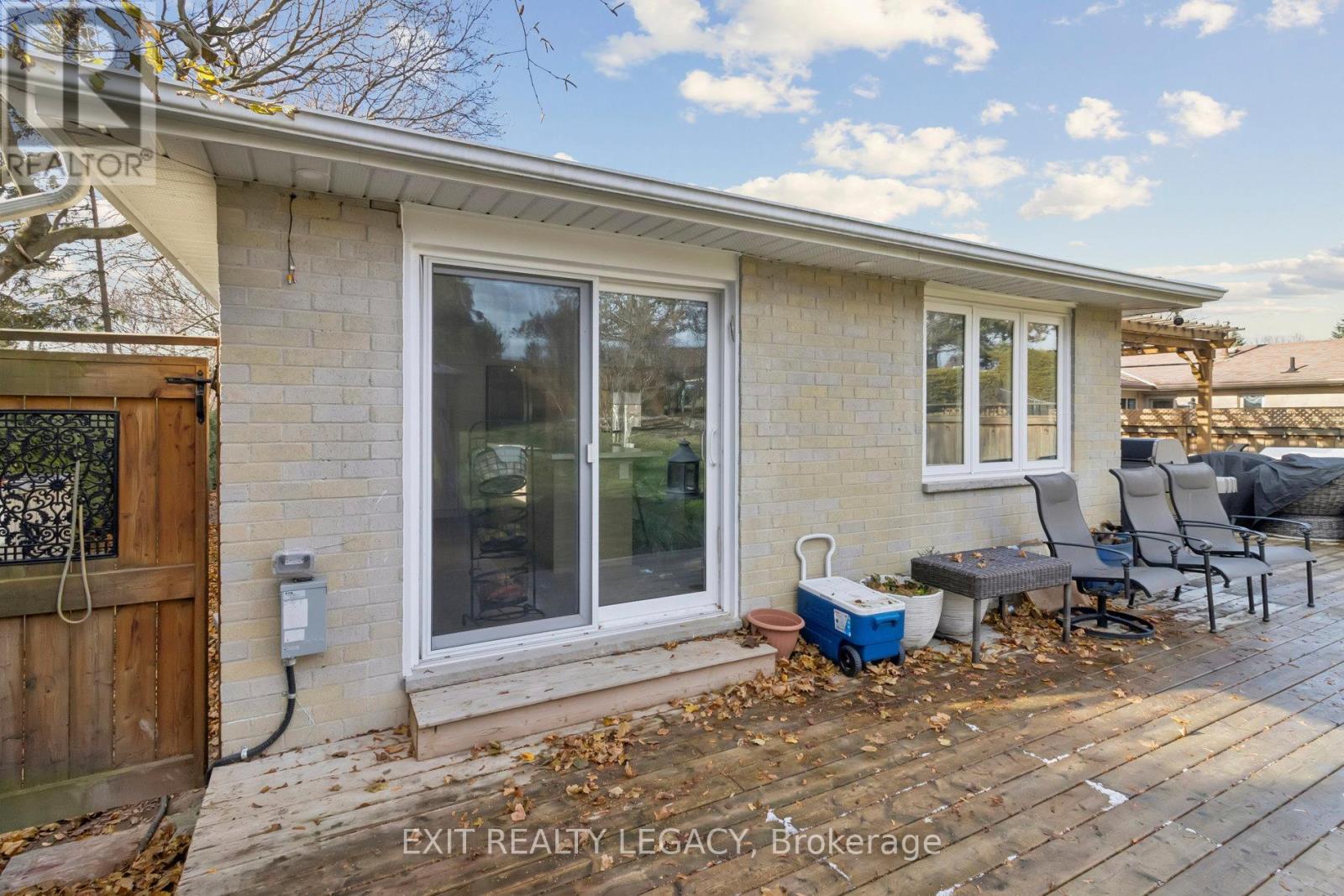 4 Oak Court, Aurora (Aurora Village), Ontario  L4G 3J6 - Photo 37 - N12802058