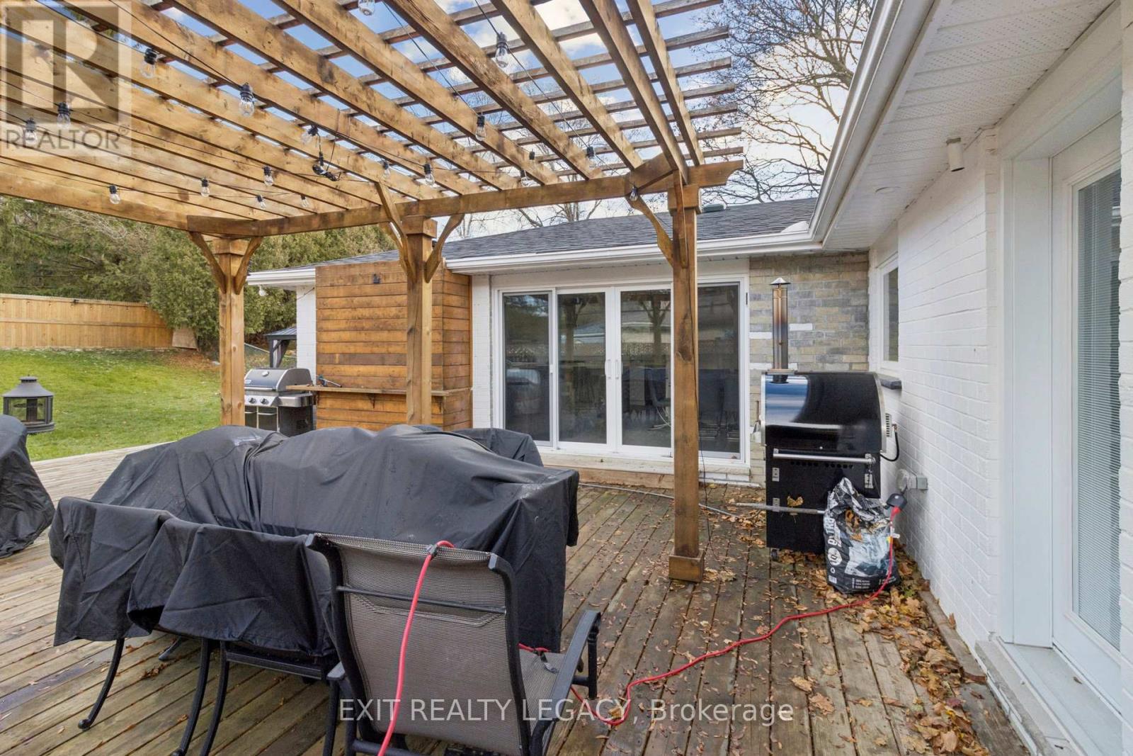 4 Oak Court, Aurora (Aurora Village), Ontario  L4G 3J6 - Photo 39 - N12802058