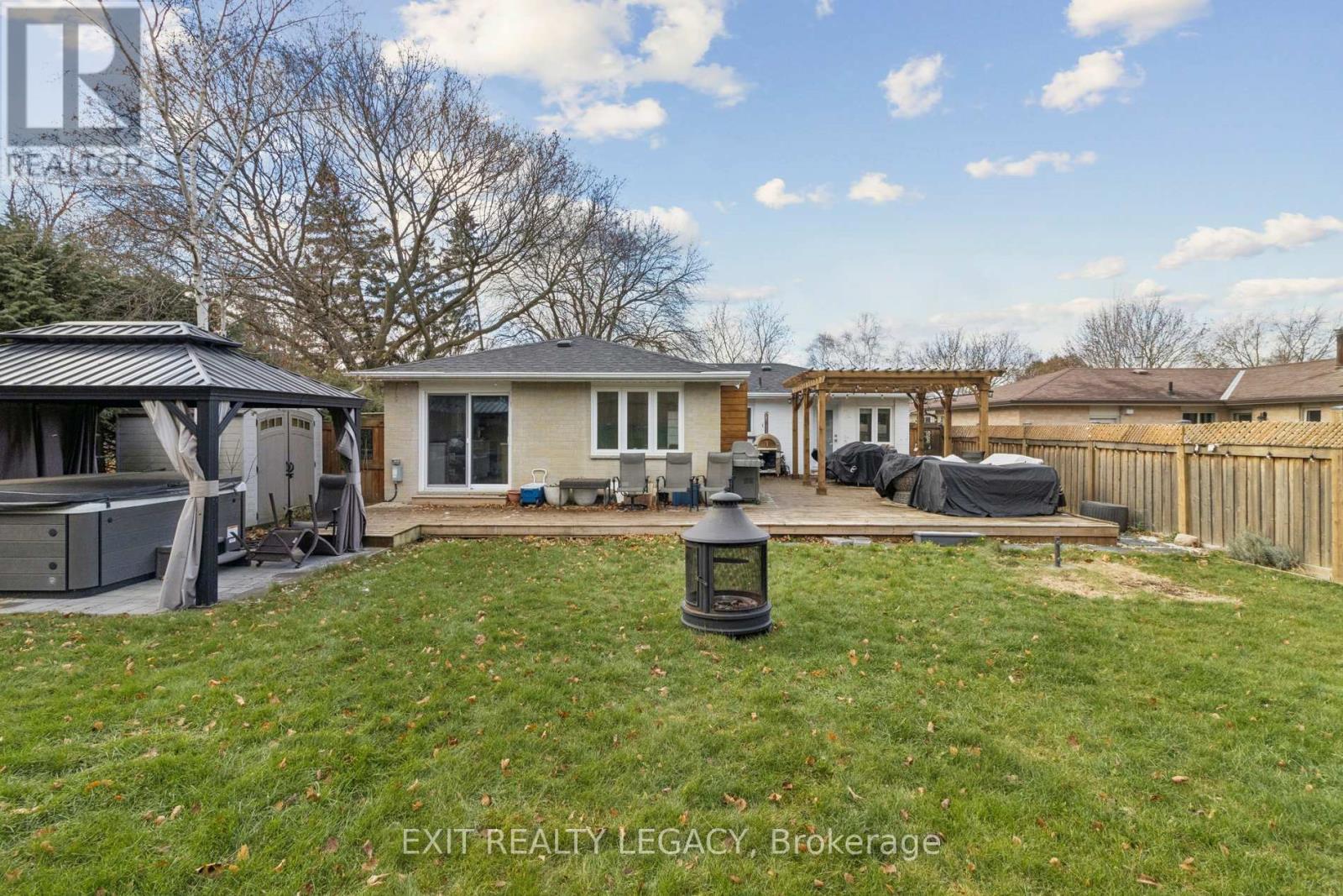 4 Oak Court, Aurora (Aurora Village), Ontario  L4G 3J6 - Photo 47 - N12802058