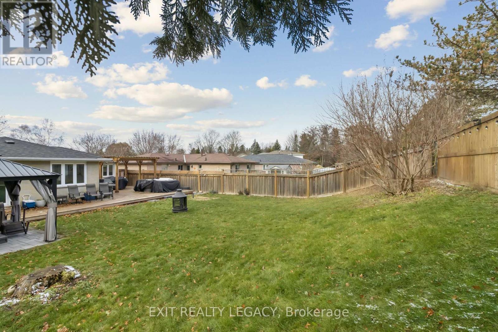 4 Oak Court, Aurora (Aurora Village), Ontario  L4G 3J6 - Photo 50 - N12802058