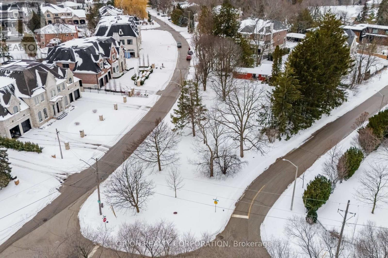 100 Westwood Lane, Richmond Hill, Ontario  L4C 6Y3 - Photo 7 - N12802194