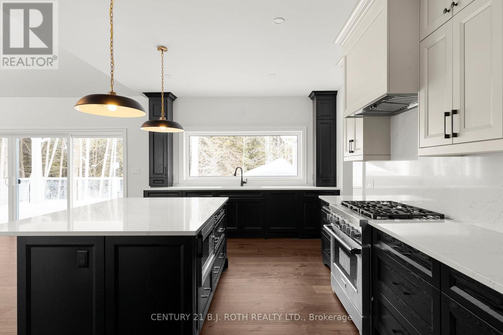 66 Thoroughbred Drive, Oro-Medonte, Ontario  L0K 1E0 - Photo 12 - S12802108