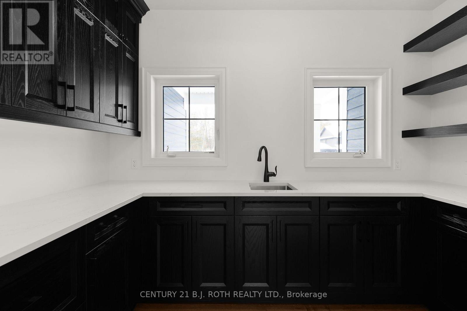 66 Thoroughbred Drive, Oro-Medonte, Ontario  L0K 1E0 - Photo 14 - S12802108