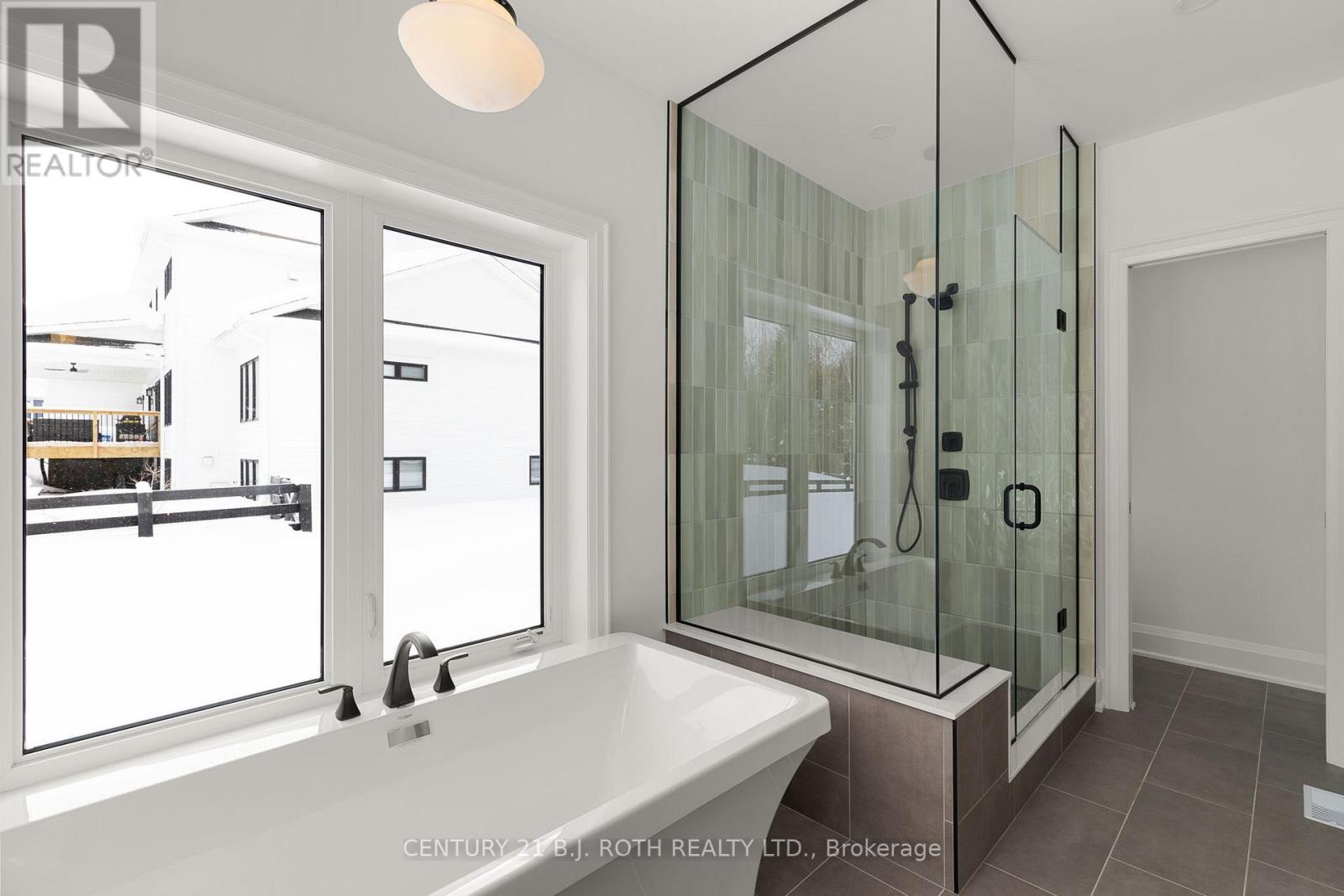 66 Thoroughbred Drive, Oro-Medonte, Ontario  L0K 1E0 - Photo 19 - S12802108