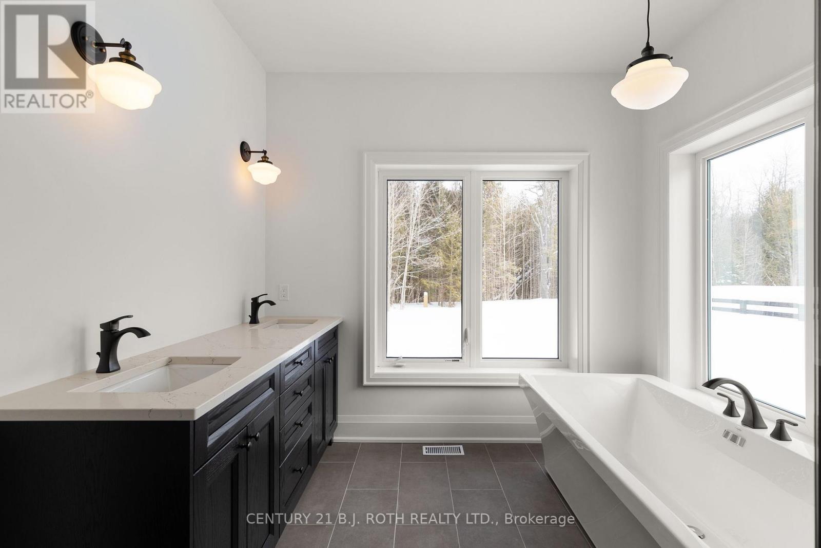 66 Thoroughbred Drive, Oro-Medonte, Ontario  L0K 1E0 - Photo 20 - S12802108