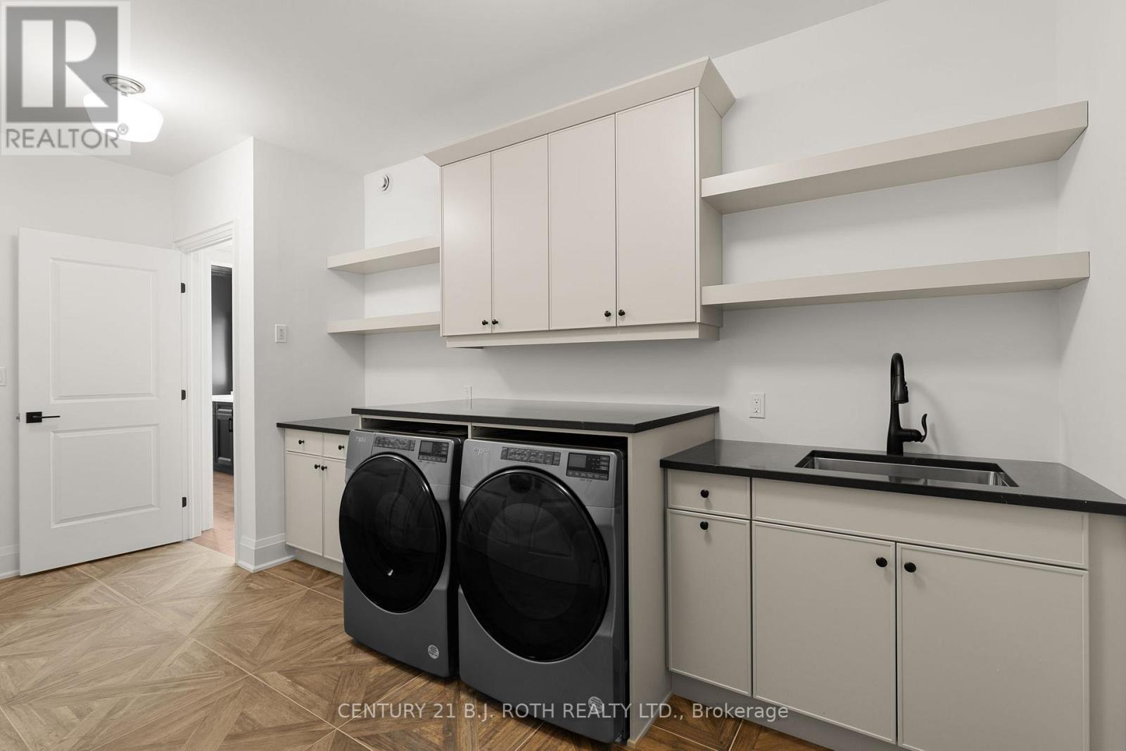 66 Thoroughbred Drive, Oro-Medonte, Ontario  L0K 1E0 - Photo 22 - S12802108