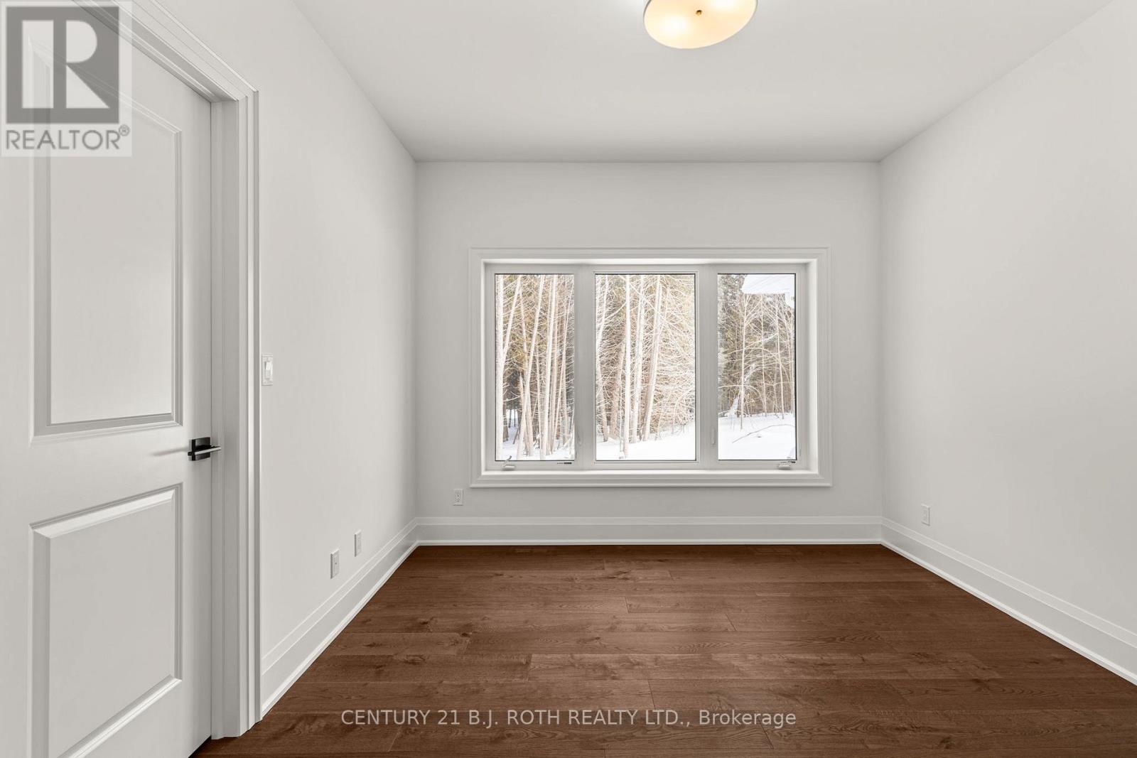 66 Thoroughbred Drive, Oro-Medonte, Ontario  L0K 1E0 - Photo 31 - S12802108