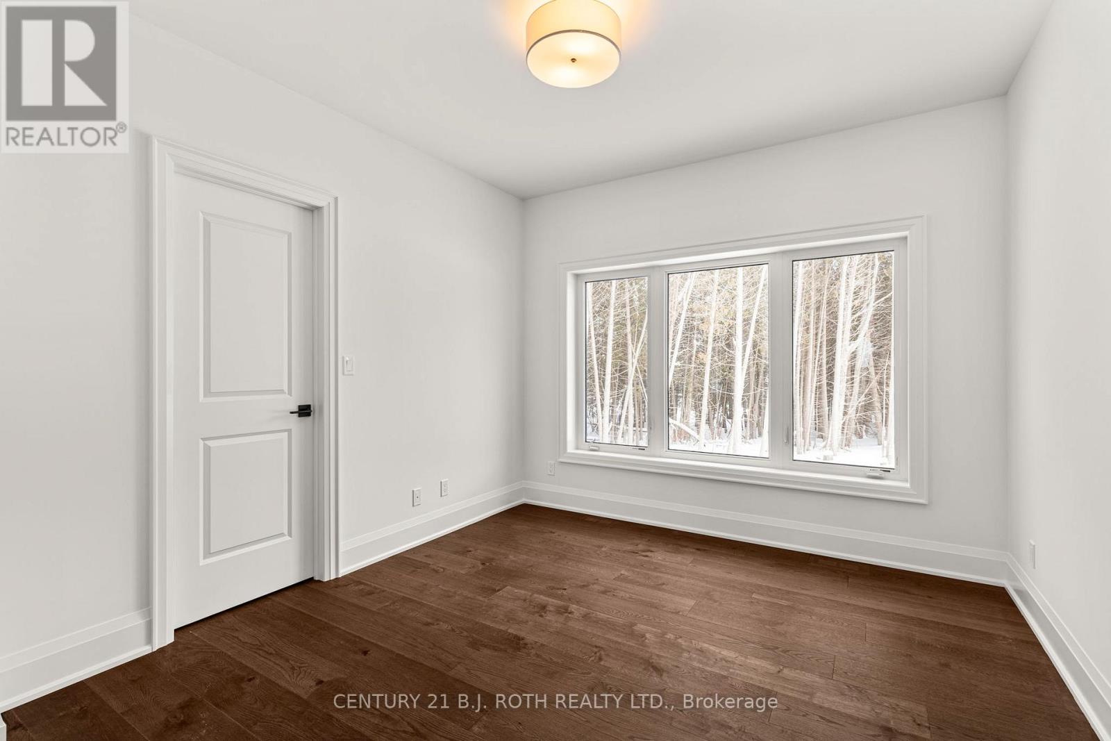 66 Thoroughbred Drive, Oro-Medonte, Ontario  L0K 1E0 - Photo 32 - S12802108