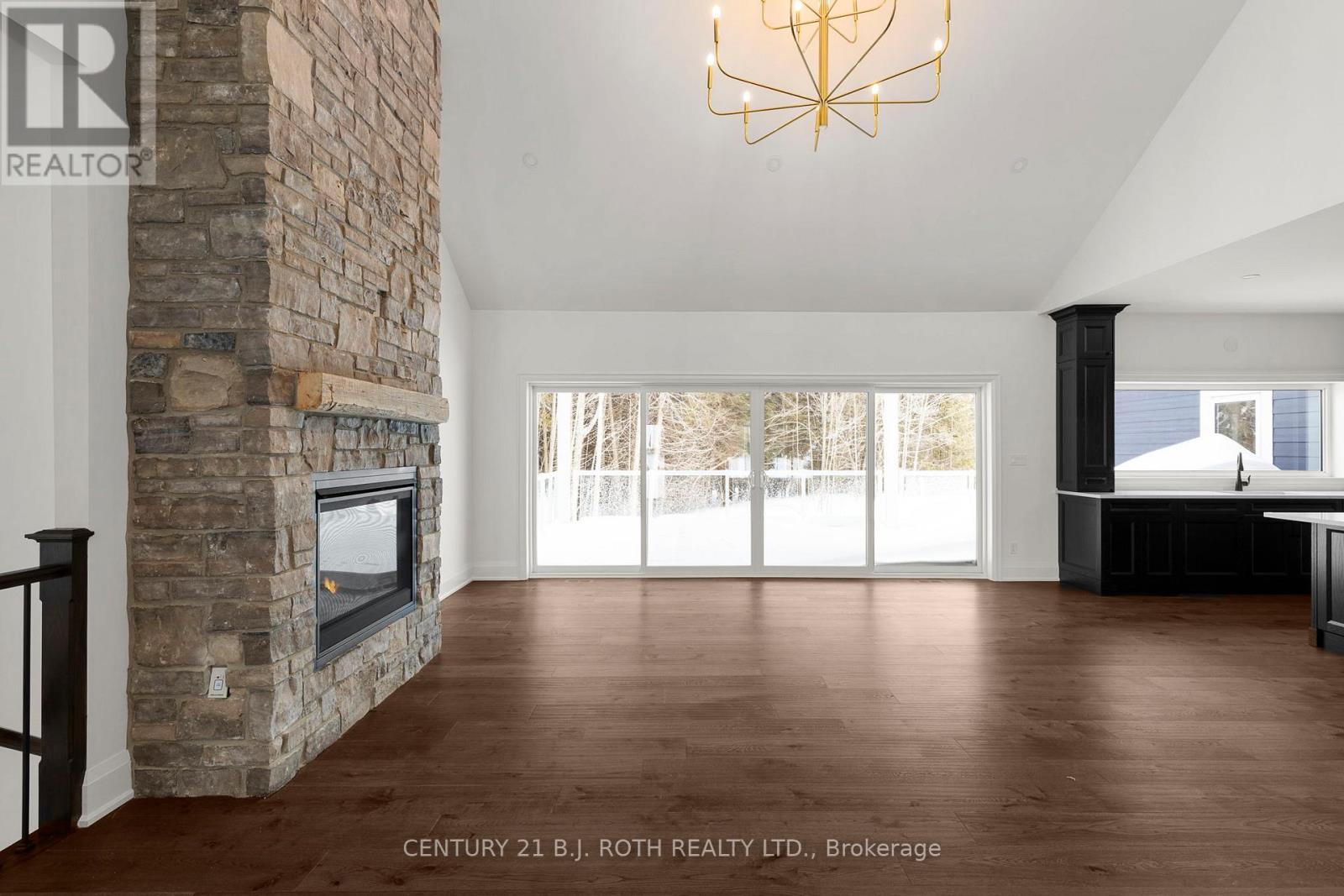 66 Thoroughbred Drive, Oro-Medonte, Ontario  L0K 1E0 - Photo 6 - S12802108