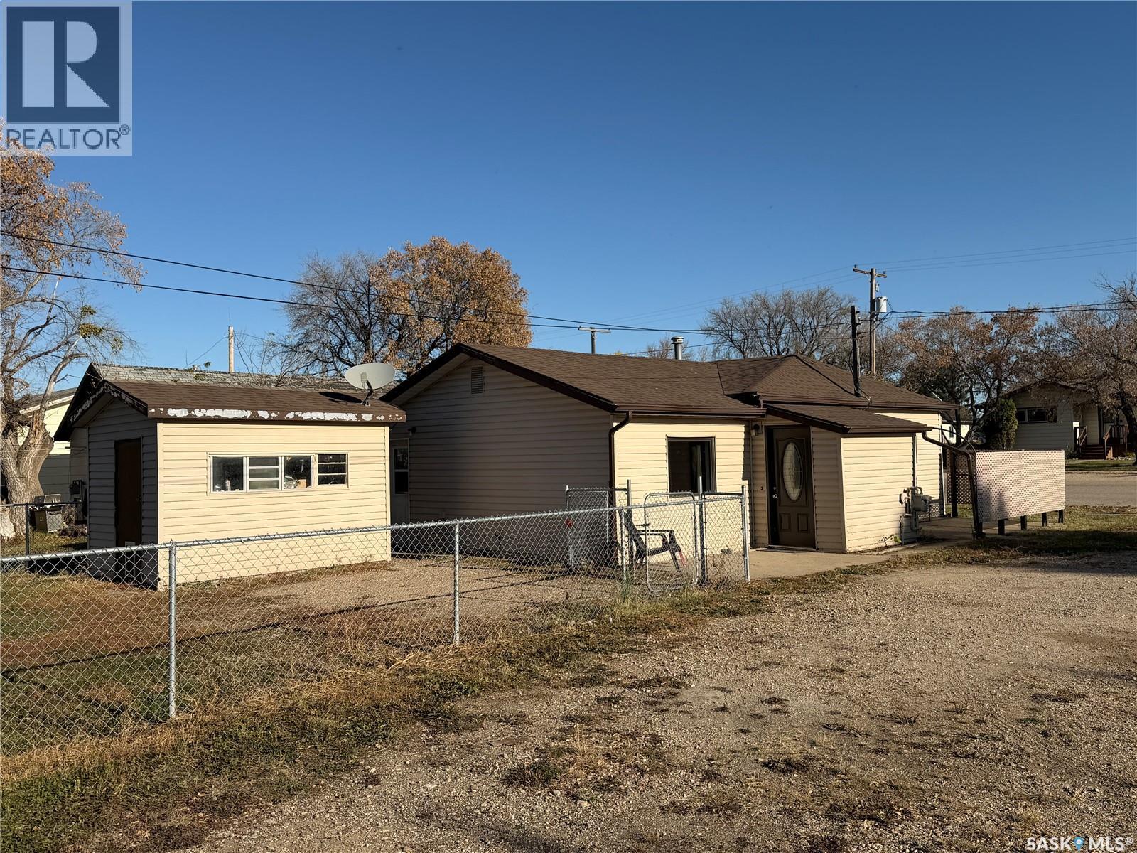 322 2nd Avenue, Young, Saskatchewan  S0K 4Y0 - Photo 1 - SK028868