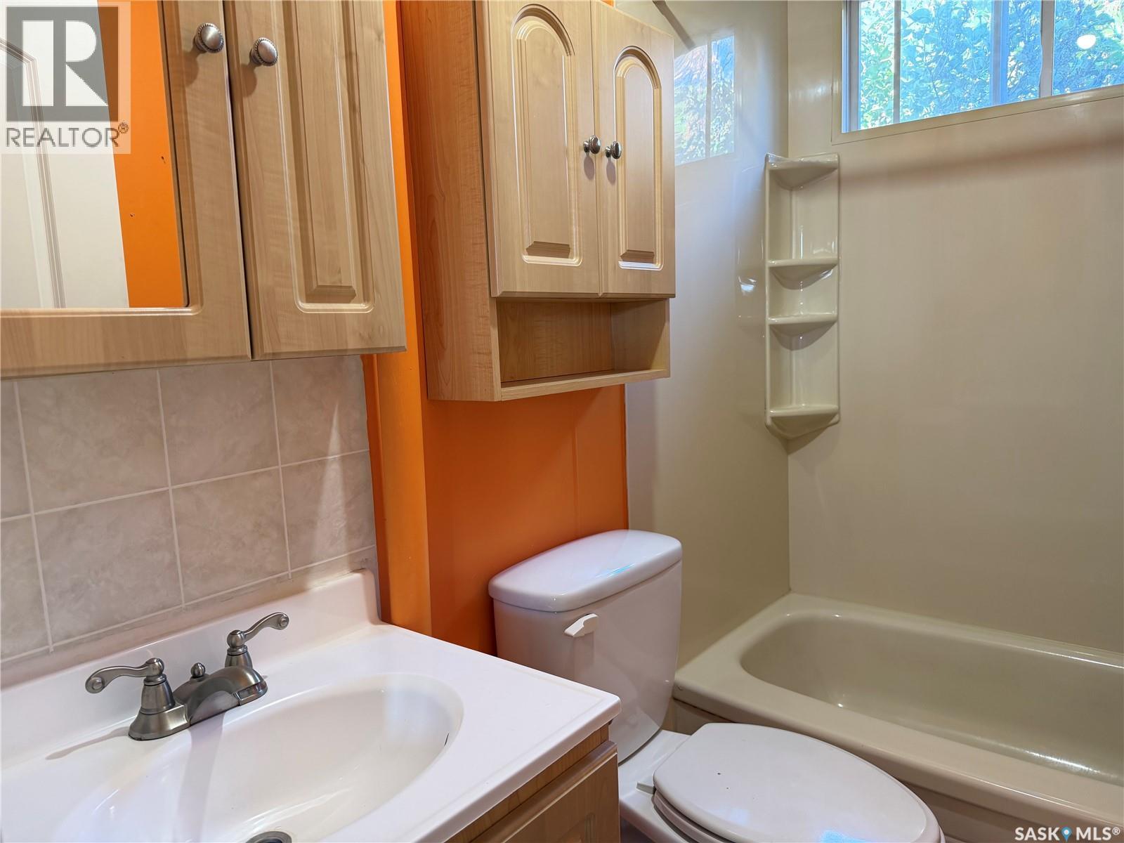 322 2nd Avenue, Young, Saskatchewan  S0K 4Y0 - Photo 15 - SK028868