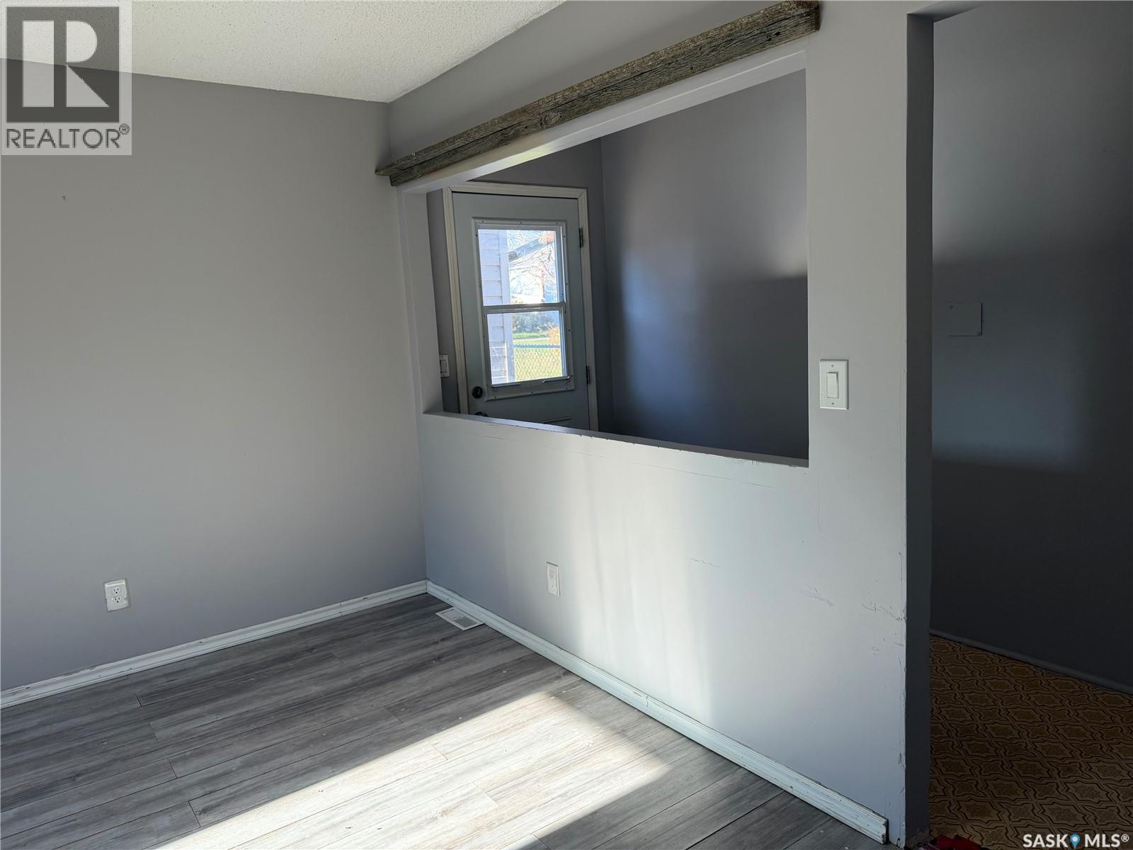 322 2nd Avenue, Young, Saskatchewan  S0K 4Y0 - Photo 23 - SK028868