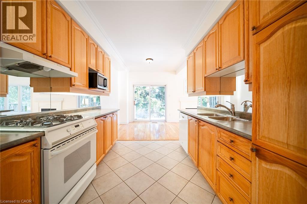 1050 Grand Boulevard Unit# 16, Oakville, Ontario  L6H 2S5 - Photo 15 - 40802866