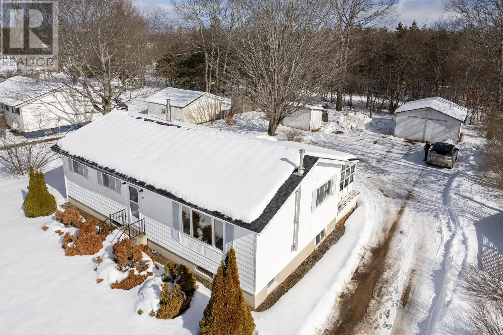 18 Baxter Avenue, Nictaux, Nova Scotia  B0S 1P0 - Photo 3 - 202603046