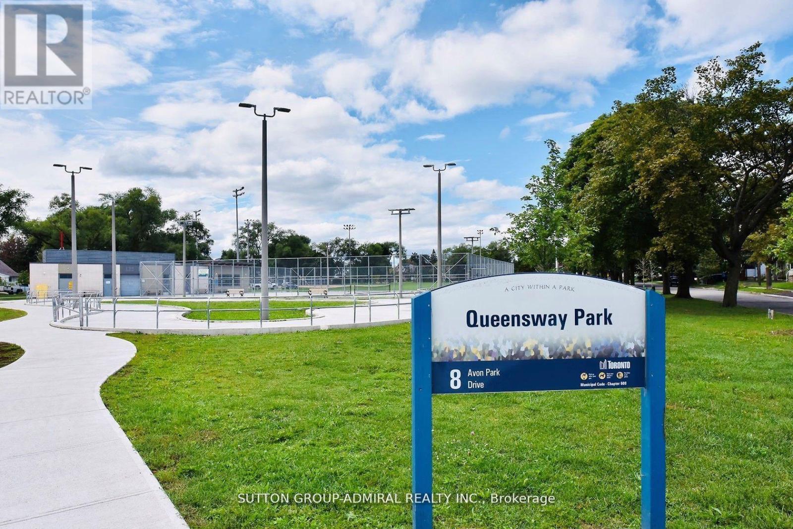 323 - 7 Smith Crescent, Toronto, Ontario  M8Z 0G3 - Photo 2 - W12684838