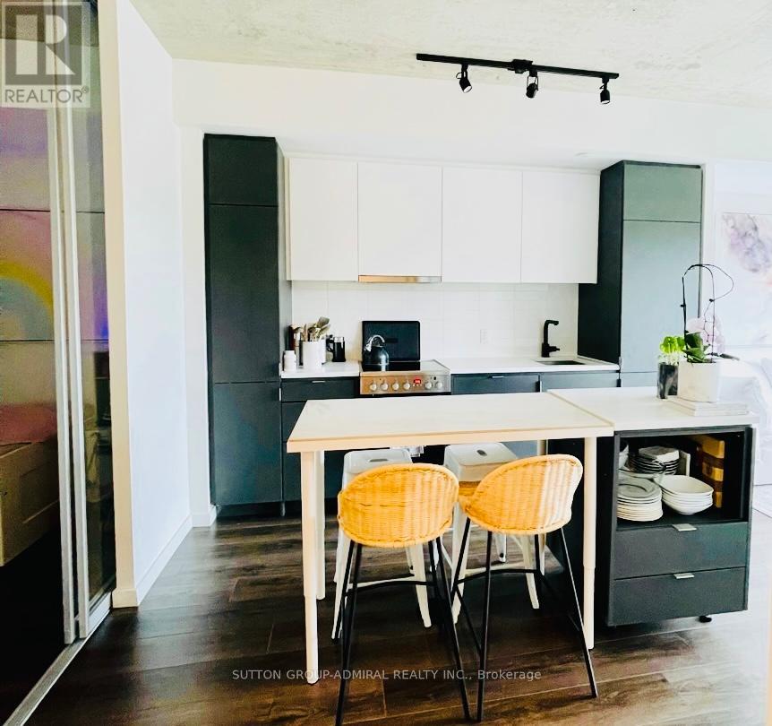 323 - 7 Smith Crescent, Toronto, Ontario  M8Z 0G3 - Photo 14 - W12684838