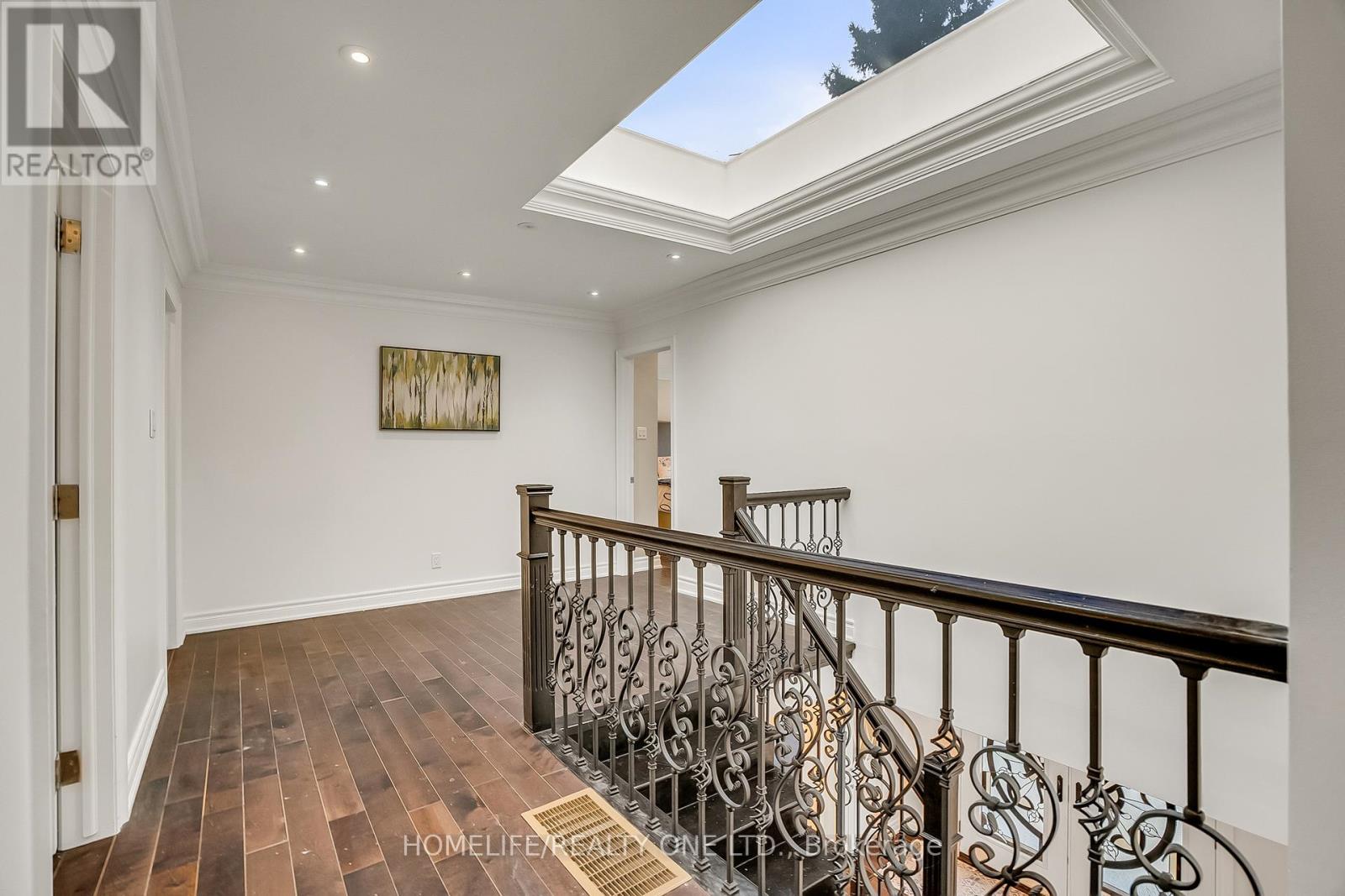 31 Bearwood Drive, Toronto (Edenbridge-Humber Valley), Ontario  M9A 4G5 - Photo 25 - W12801992