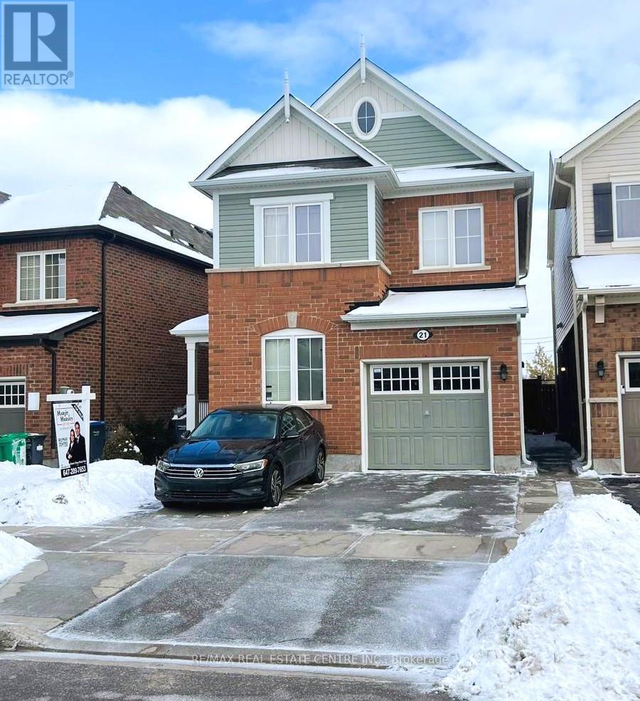 21 Mercedes Road, Brampton, Ontario  L7A 0G2 - Photo 4 - W12802050