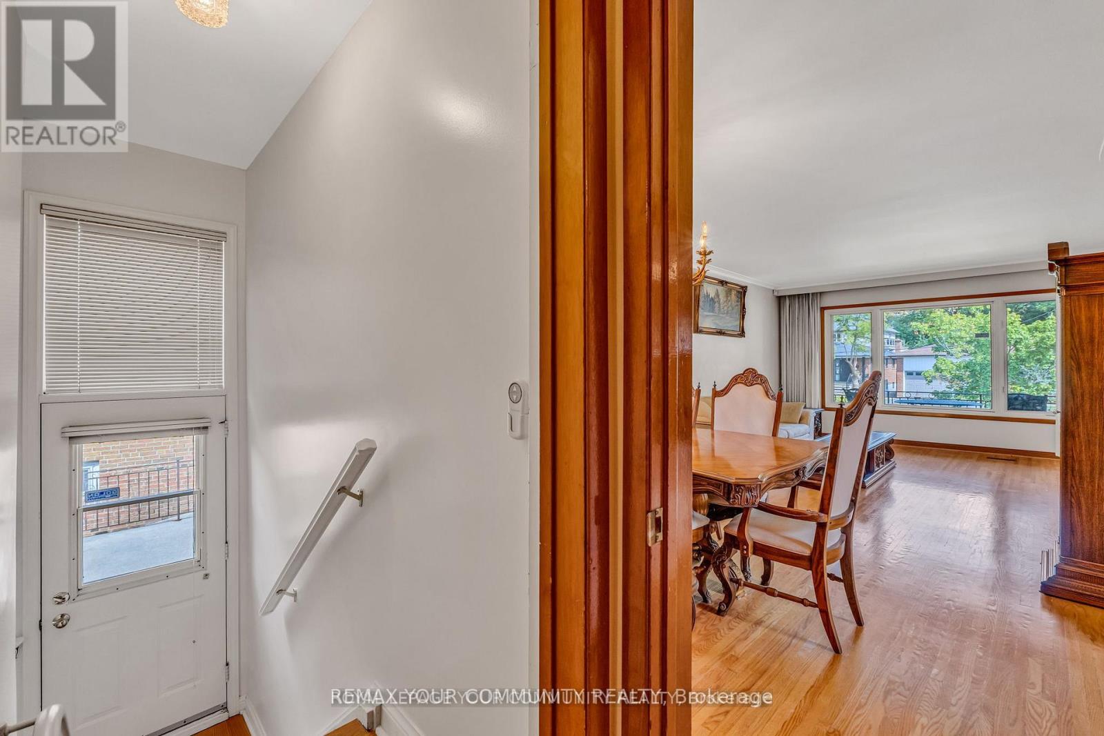 6 Hentob Court, Toronto, Ontario  M9V 2X1 - Photo 18 - W12802054