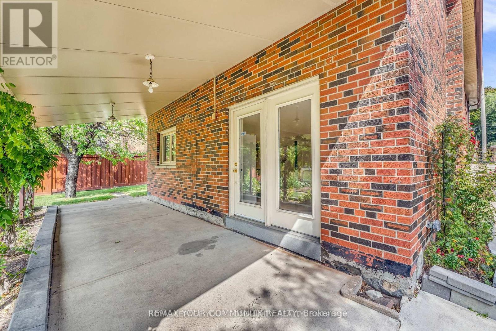 6 Hentob Court, Toronto, Ontario  M9V 2X1 - Photo 41 - W12802054