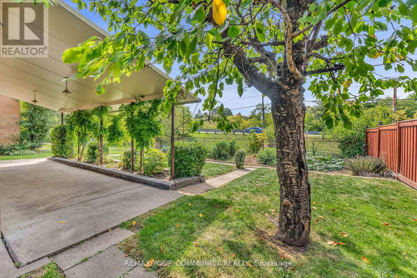 6 Hentob Court, Toronto, Ontario  M9V 2X1 - Photo 47 - W12802054