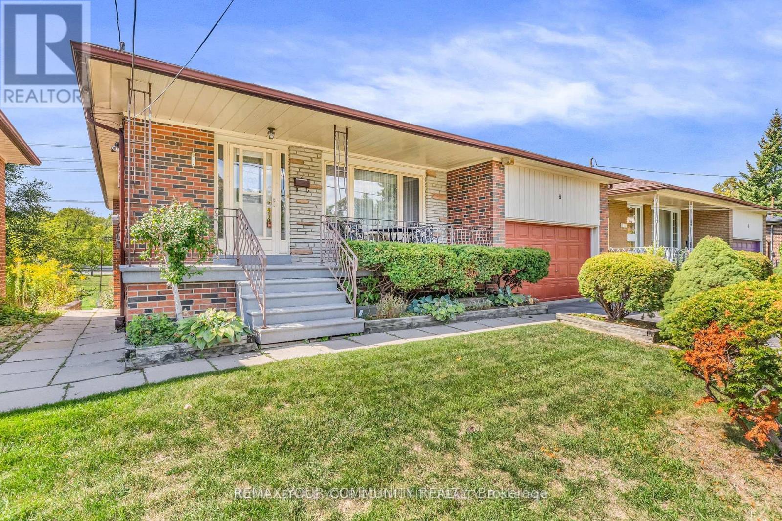 6 Hentob Court, Toronto, Ontario  M9V 2X1 - Photo 6 - W12802054