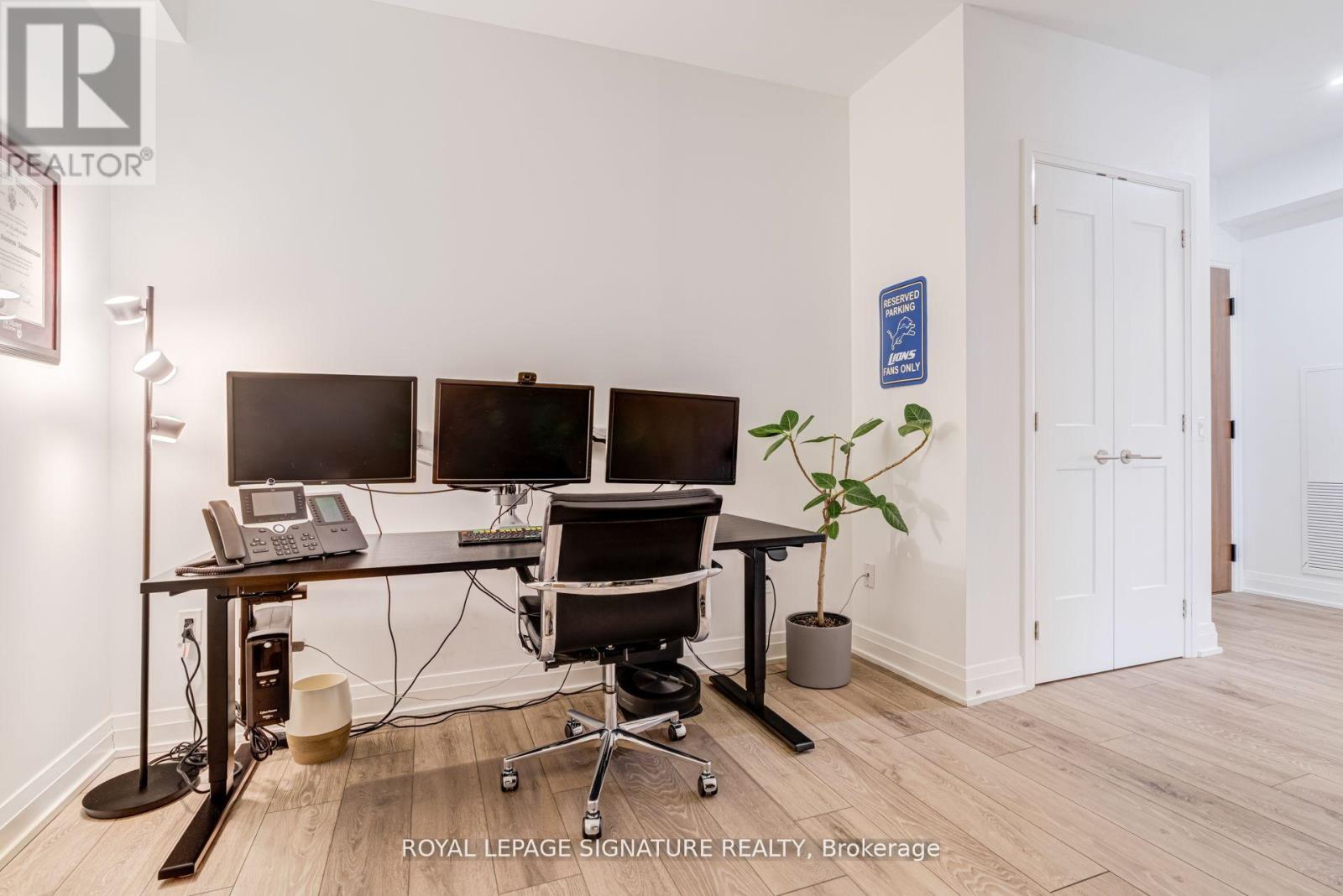 207 - 21 Park Street E, Mississauga (Port Credit), Ontario  L5G 0C2 - Photo 13 - W12802100