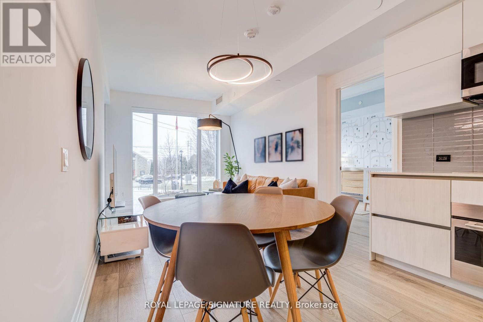 207 - 21 Park Street E, Mississauga (Port Credit), Ontario  L5G 0C2 - Photo 5 - W12802100