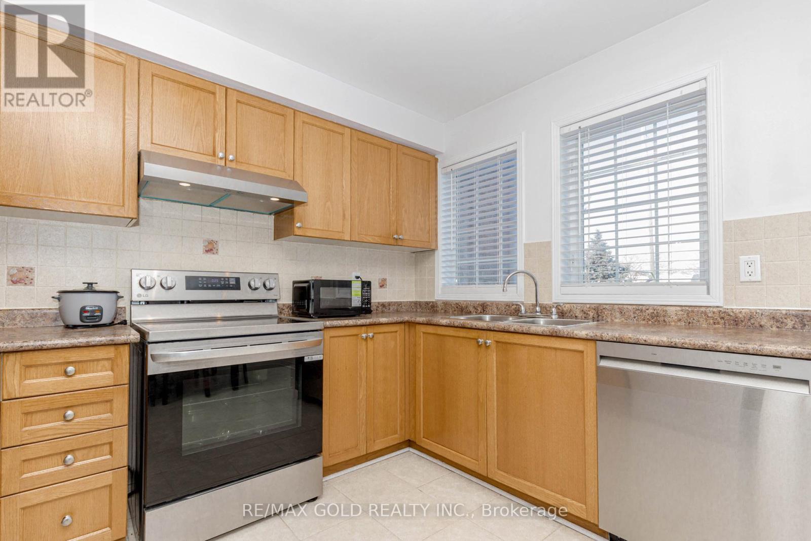 83 Spadina Road, Brampton, Ontario  L6X 4X6 - Photo 25 - W12802102