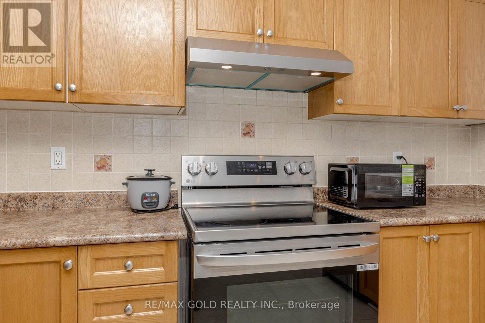 83 Spadina Road, Brampton, Ontario  L6X 4X6 - Photo 26 - W12802102