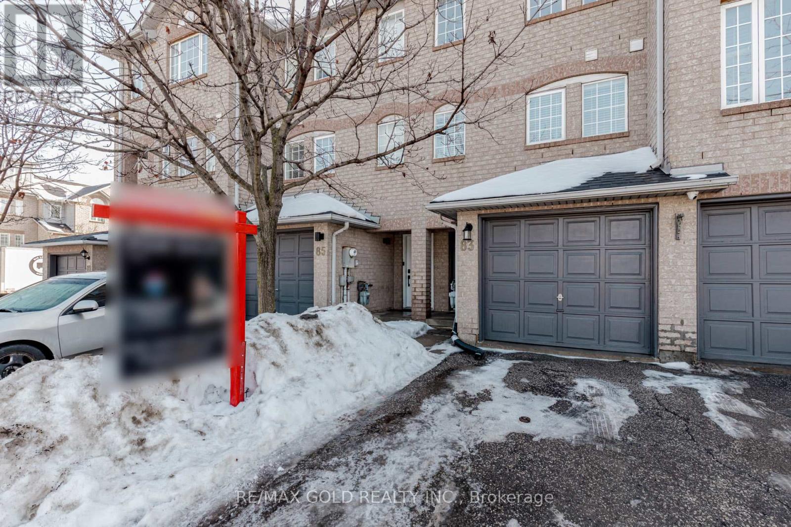 83 Spadina Road, Brampton, Ontario  L6X 4X6 - Photo 3 - W12802102