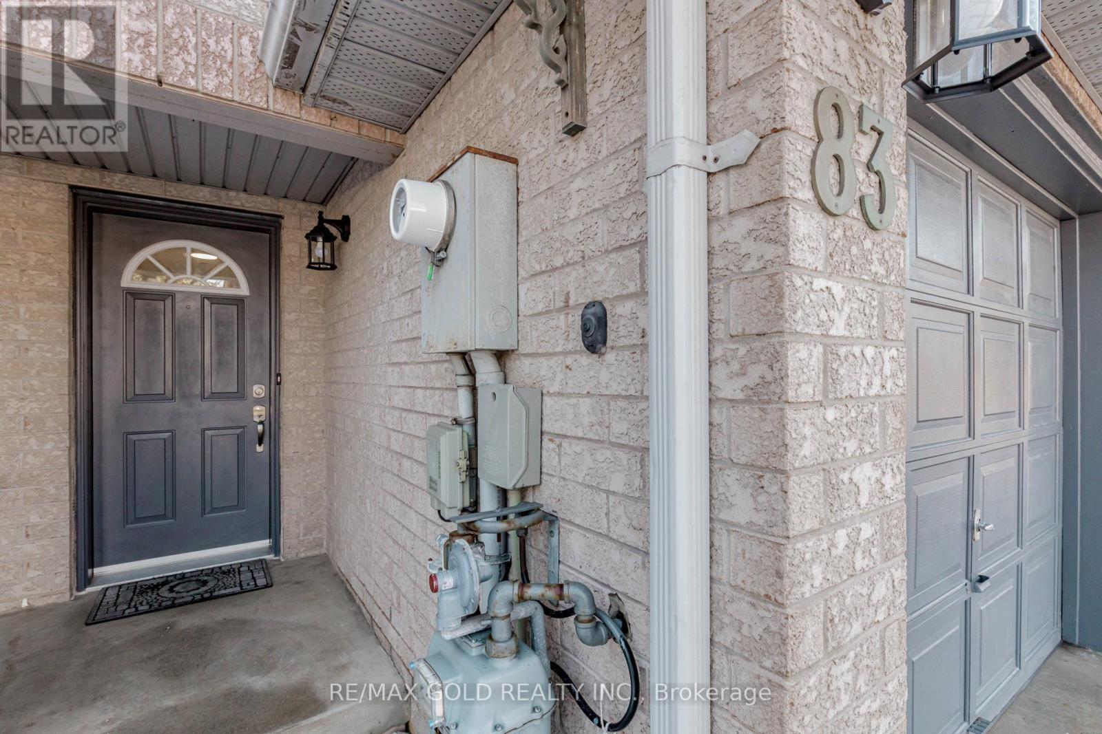 83 Spadina Road, Brampton, Ontario  L6X 4X6 - Photo 4 - W12802102