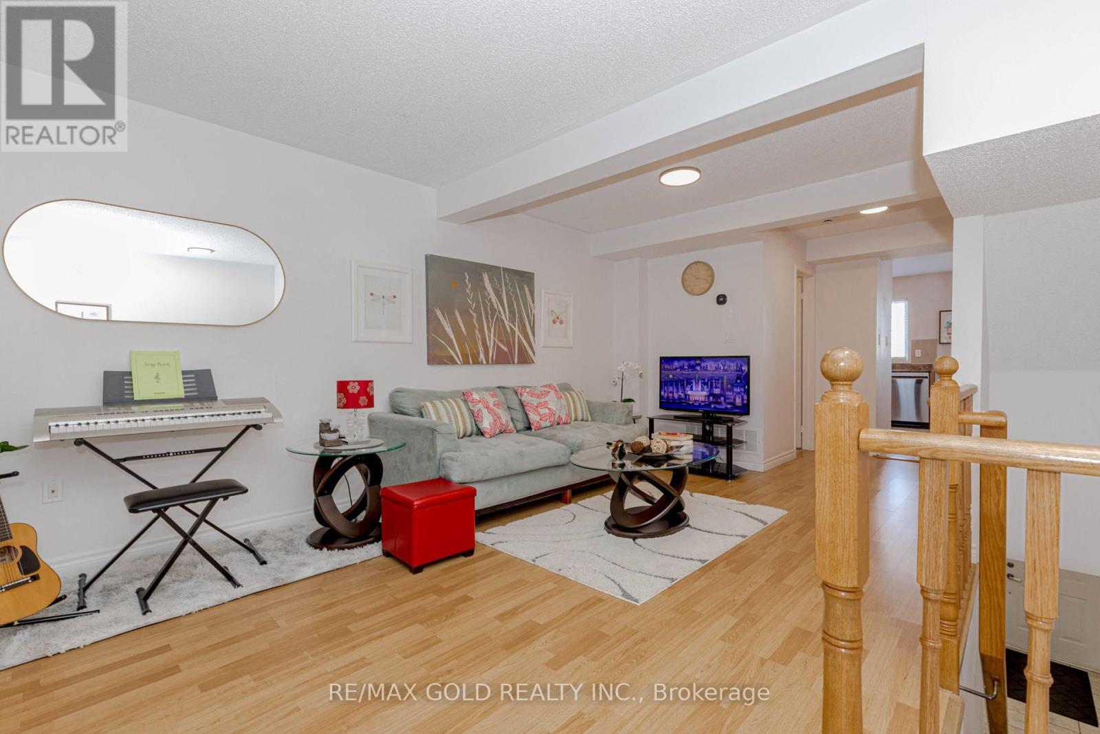 83 Spadina Road, Brampton, Ontario  L6X 4X6 - Photo 9 - W12802102