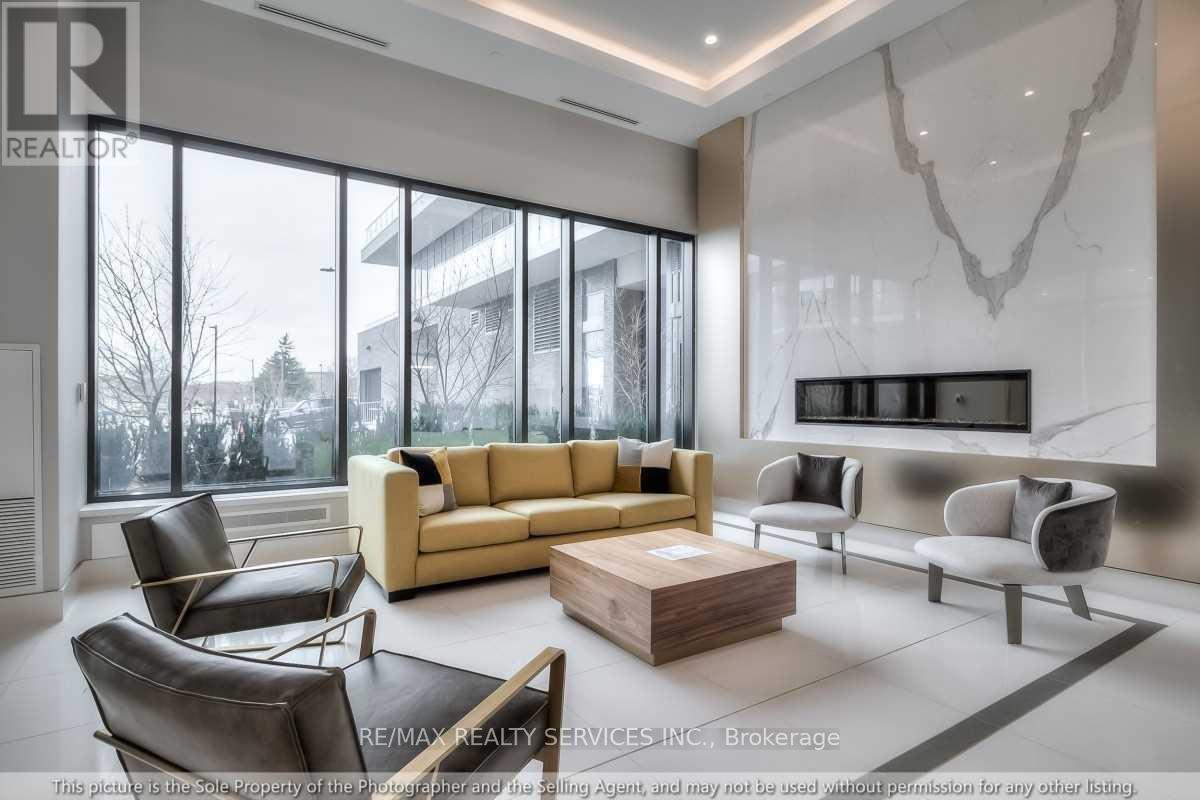 1313 - 35 Watergarden Drive, Mississauga (Hurontario), Ontario  L5R 0G8 - Photo 4 - W12802104