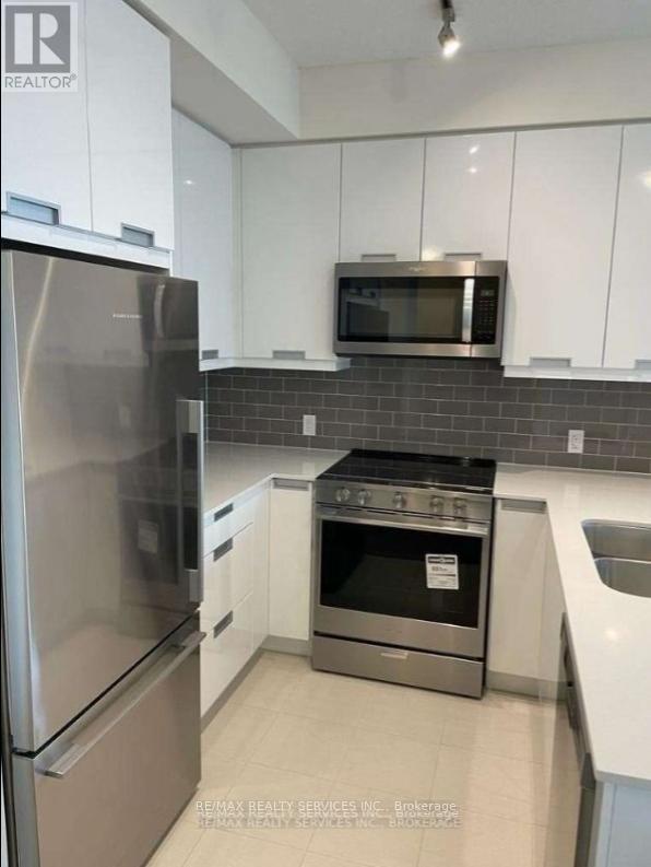 1313 - 35 Watergarden Drive, Mississauga (Hurontario), Ontario  L5R 0G8 - Photo 9 - W12802104